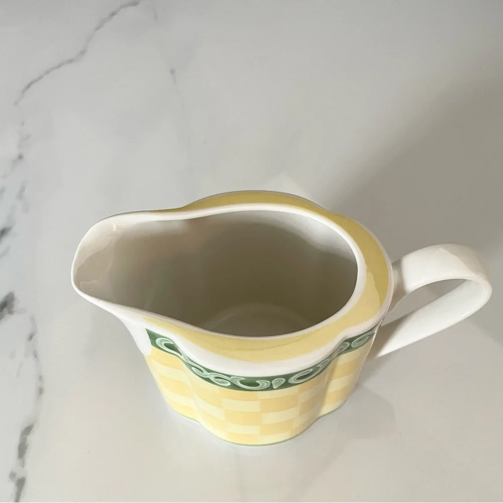 Switch Summerhouse Creamer Pitcher by Villeroy & Boch